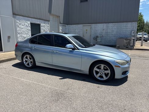 Used 2013 BMW 328i Sedan RWD image 2
