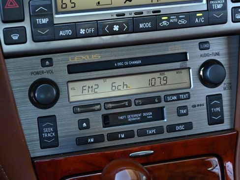 Used 2005 Lexus SC 430 Convertible image 17