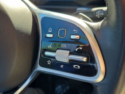 Used 2022 Mercedes-Benz GLB 250 image 23