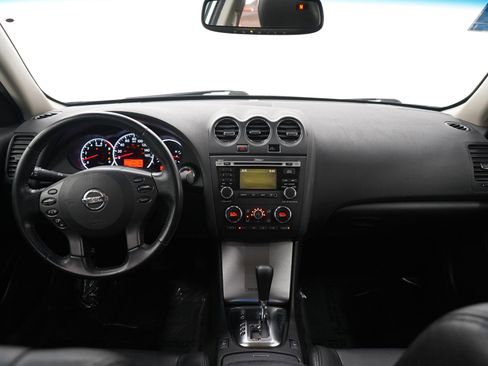 Used 2011 Nissan Altima 3.5 SR w/ 3.5SR Premium Pkg image 14