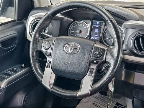 Used 2018 Toyota Tacoma SR5 RWD image 15
