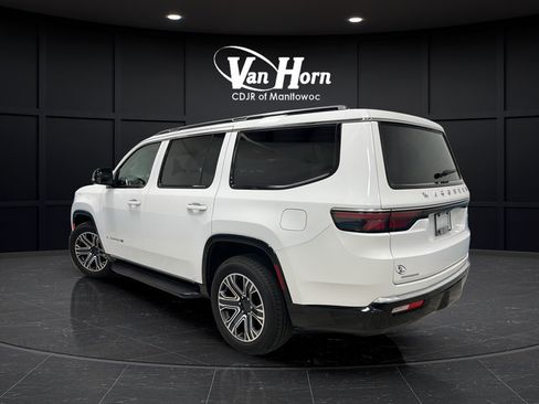 Used 2023 Jeep Wagoneer 4WD w/ Premium Group I image 5
