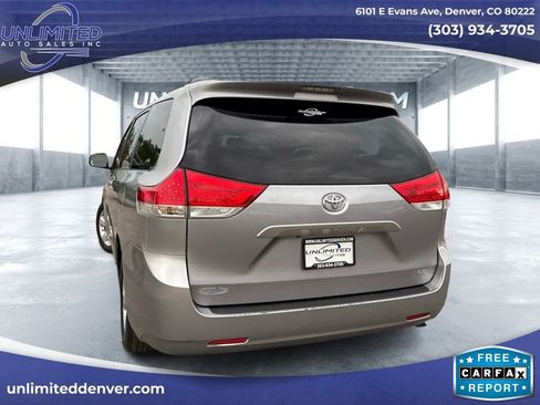 Used 2012 Toyota Sienna LE image 5