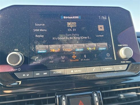 Used 2024 Nissan Pathfinder SV w/ SV Premium Package image 24