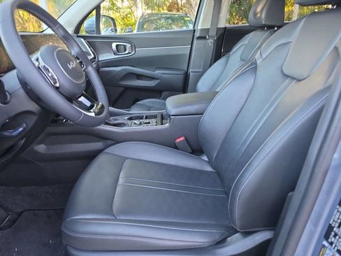 Certified 2025 Kia Sorento S FWD image 15