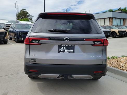Used 2025 Toyota Grand Highlander AWD image 4