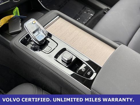Certified 2025 Volvo XC90 B6 Plus image 21