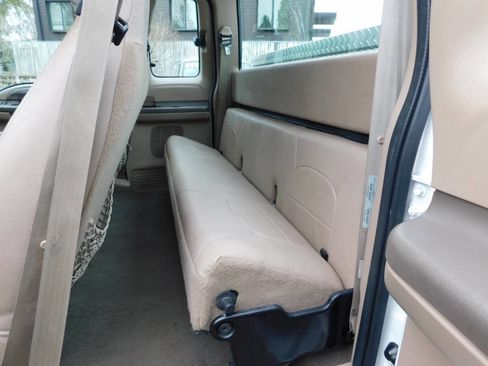 Used 1999 Ford F250 Lariat image 5