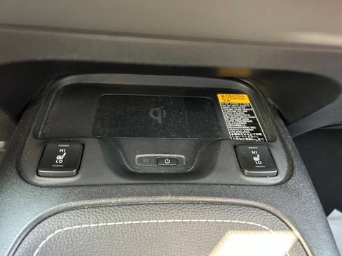 Used 2019 Toyota Corolla XSE FWD image 16