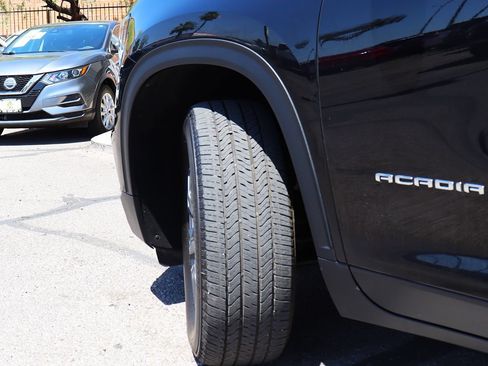 Used 2025 GMC Acadia Elevation FWD image 6