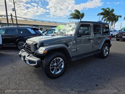 Used 2022 Jeep Wrangler Unlimited Sahara AWD/4WD image 3