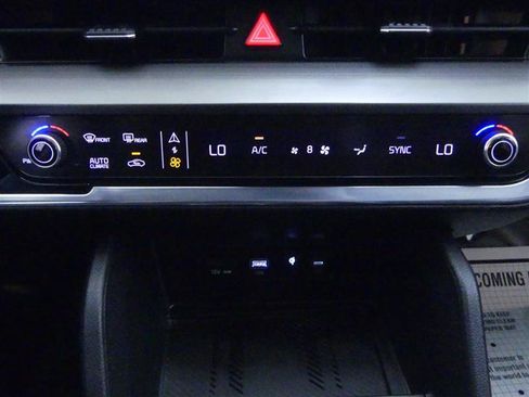 Used 2023 Kia Sportage EX FWD image 18