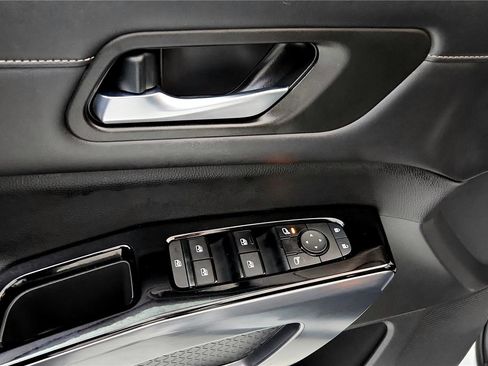 Used 2023 Nissan Pathfinder SL w/ SL Premium Package image 36