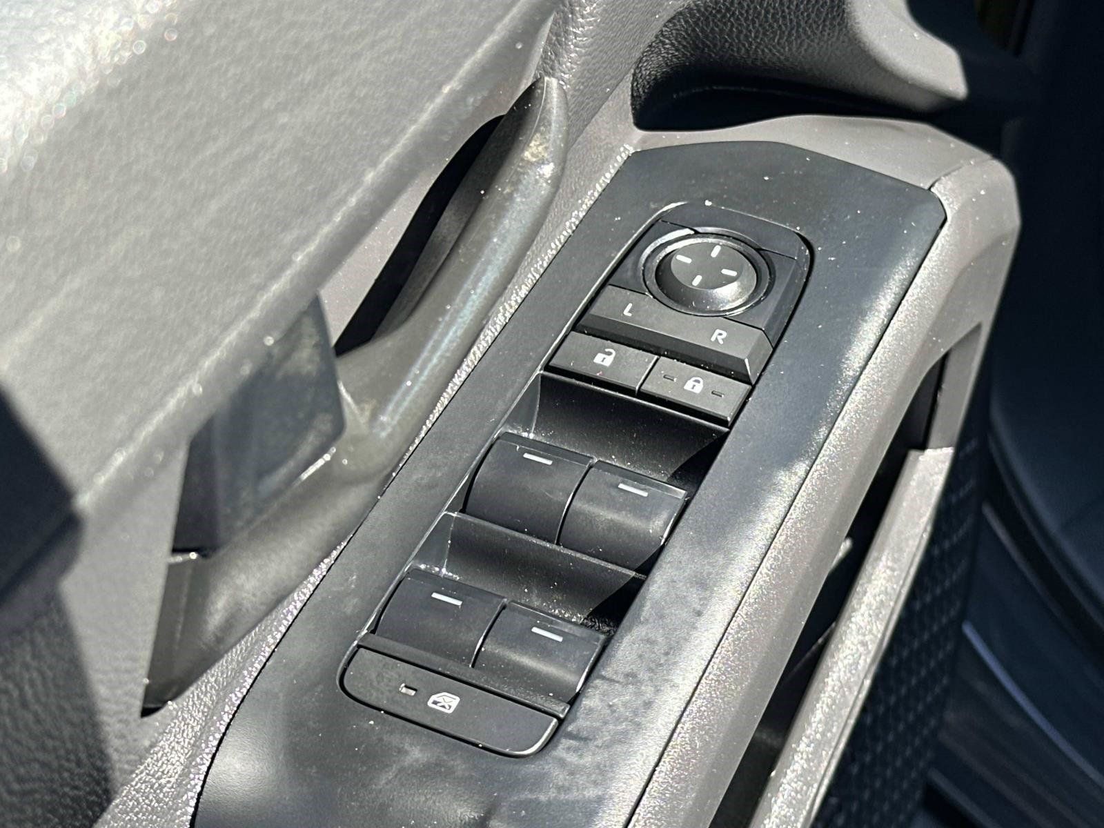 Used 2024 Toyota Tacoma SR5 AWD/4WD image 16