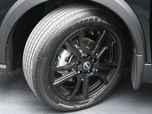 Used 2023 Nissan Kicks SR w/ SR Premium Package FWD image 21