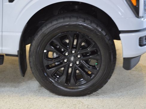 Used 2025 Ford F150 Lariat AWD/4WD image 9