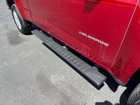 Used 2021 Chevrolet Colorado LT w/ LT Convenience Package AWD/4WD image 10