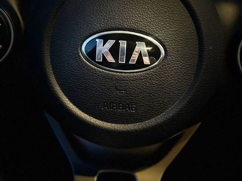 Used 2020 Kia Soul S FWD image 32