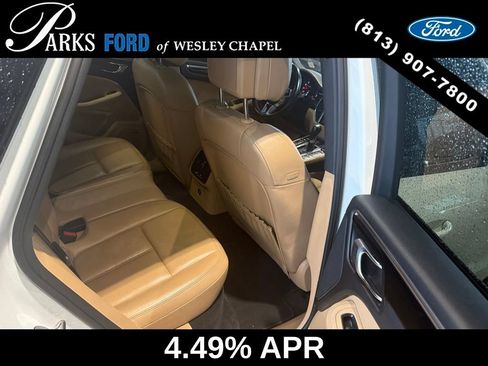 Used 2018 Porsche Macan Sport Edition AWD/4WD image 4