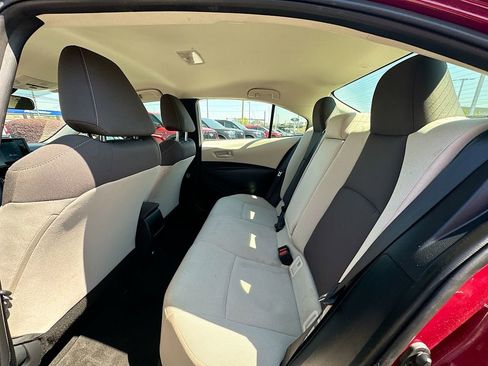 Used 2022 Toyota Corolla LE image 17