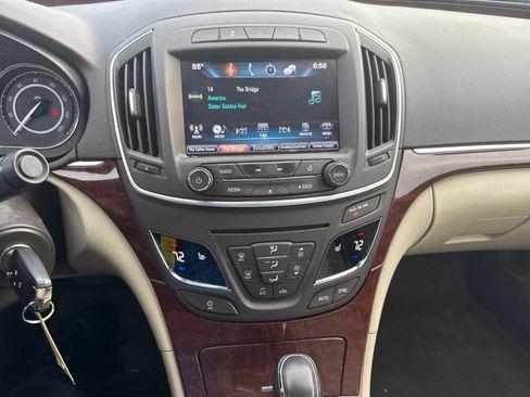 Used 2017 Buick Regal Sport Touring FWD image 10