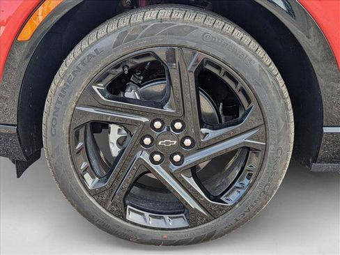 New 2025 Chevrolet Equinox EV RS image 9