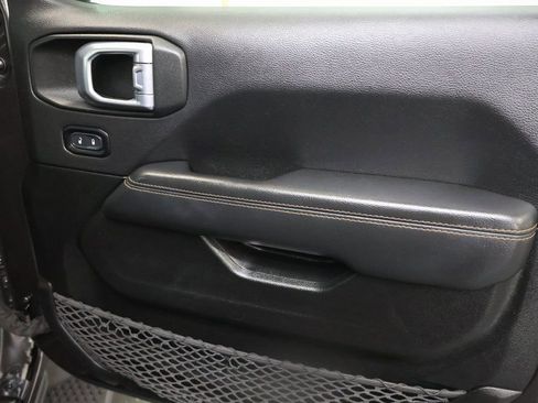 Used 2021 Jeep Wrangler Unlimited Sahara AWD/4WD image 12
