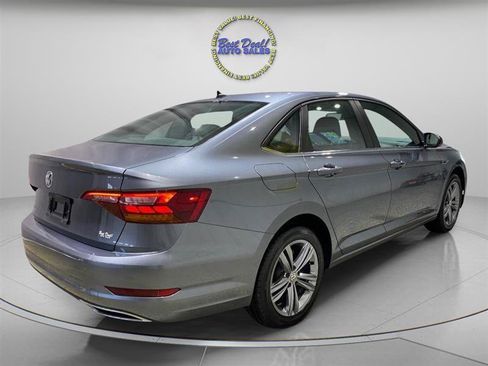 Used 2019 Volkswagen Jetta R-Line FWD image 4
