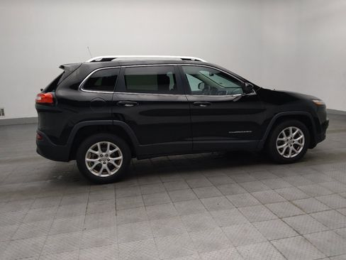 Used 2017 Jeep Cherokee Latitude FWD image 10