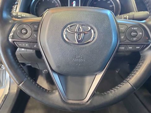 Used 2022 Toyota Camry SE FWD image 18