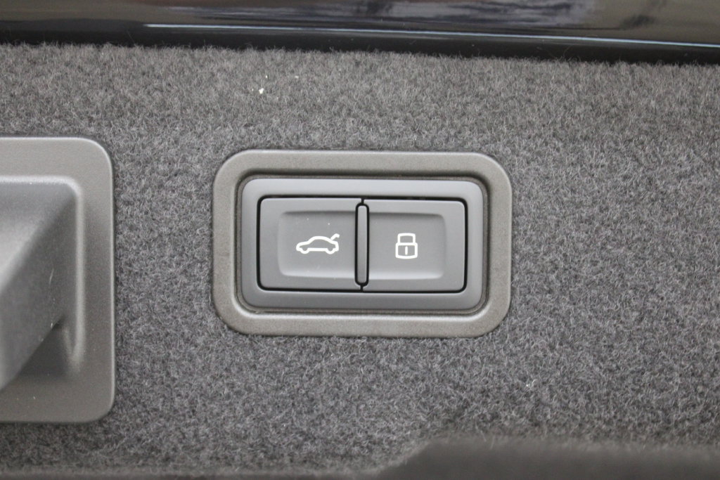 New 2026 Audi A8 L 3.0T AWD/4WD image 32