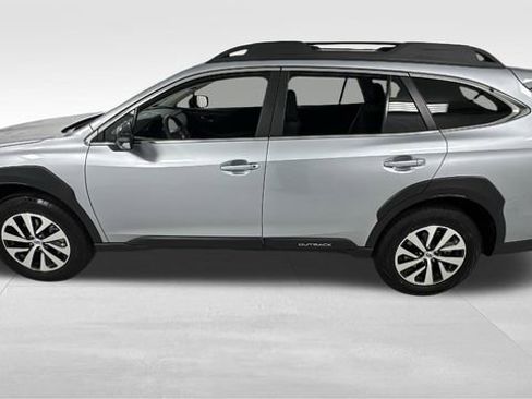 Certified 2025 Subaru Outback Premium image 7