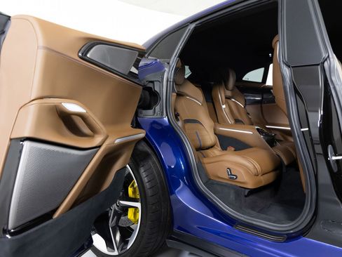 Used 2024 Ferrari Purosangue image 34