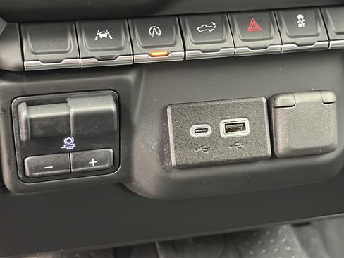 Used 2024 Chevrolet Silverado 1500 Custom AWD/4WD image 22