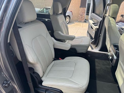 Used 2019 Ford Expedition Max Platinum RWD image 22
