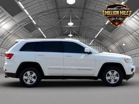 Used 2013 Jeep Grand Cherokee Laredo AWD/4WD image 7