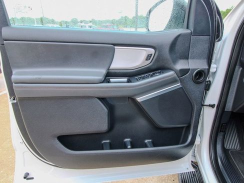 Used 2025 Ford Expedition Active AWD/4WD image 13