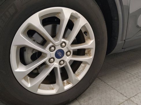 Used 2020 Ford Escape SE FWD image 31