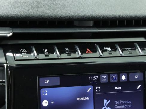 Used 2023 Jeep Grand Cherokee L Laredo image 16