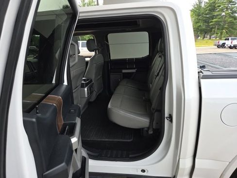 Used 2015 Ford F150 Lariat w/ Equipment Group 502A Luxury AWD/4WD image 27