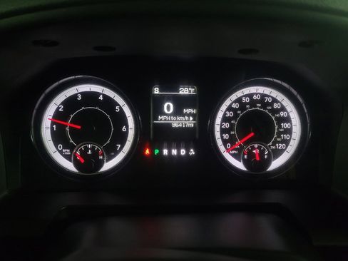 Used 2020 RAM 1500 Classic SLT image 23