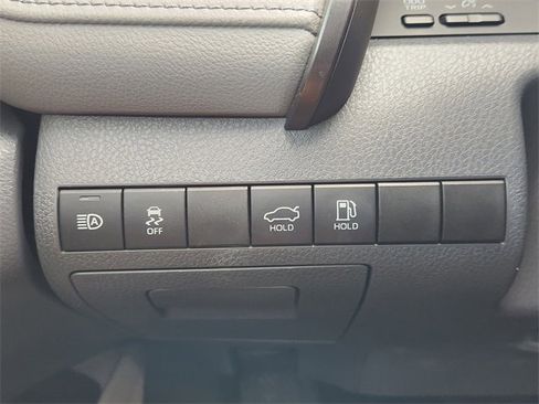 Used 2020 Toyota Camry SE w/ Sunroof Package FWD image 24