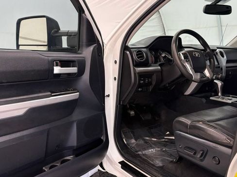 Used 2016 Toyota Tundra SR5 w/ SR5 Upgrade Package AWD/4WD image 30