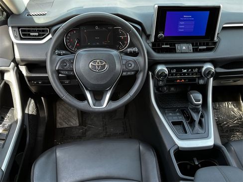 Used 2023 Toyota RAV4 XLE Premium image 10