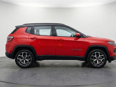 Used 2025 Jeep Compass Limited AWD/4WD image 11