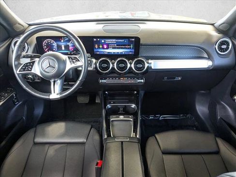 Used 2025 Mercedes-Benz GLB 250 image 16