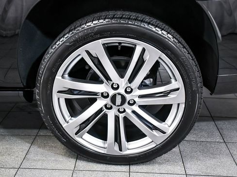 Used 2026 Cadillac Escalade ESV Platinum Sport AWD/4WD image 8