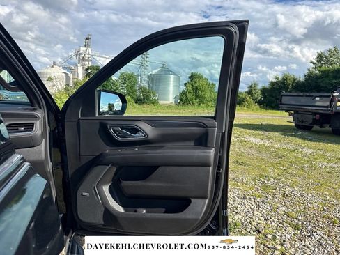 Used 2021 Chevrolet Tahoe RST w/ Luxury Package AWD/4WD image 33