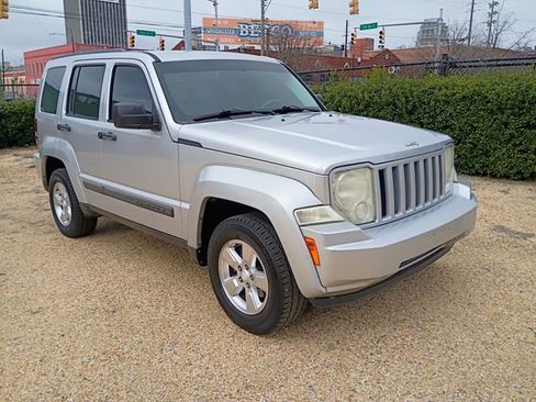Used 2012 Jeep Liberty Sport image 19