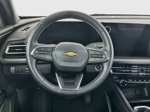 Used 2026 Chevrolet Traverse LT FWD image 18